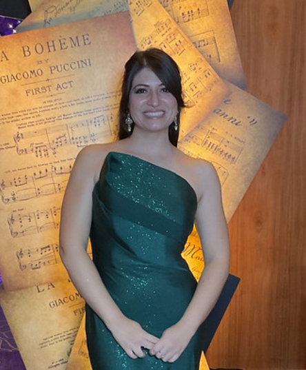 woman-in-teal-gown-smiling-at-smash-booth-las-vegas-backdrop