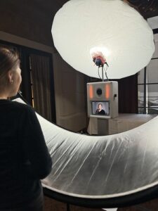 smash-booth-light-booth-setup-with-umbrella-reflector-lighting