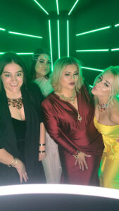 minimalist-white-line-led-pattern-for-smash-booth-photo-booth-background