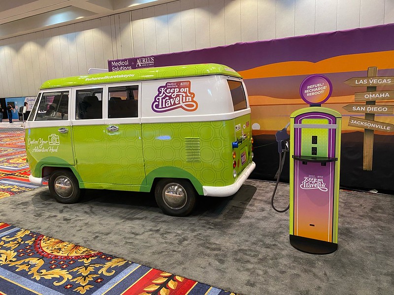 retro-green-and-purple-photo-booth-van